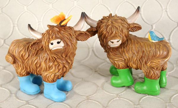 Highland Cow with galoshes #GI1759