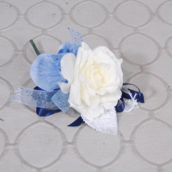 BOUTONNIERE  PRM248 (silk flowers)  