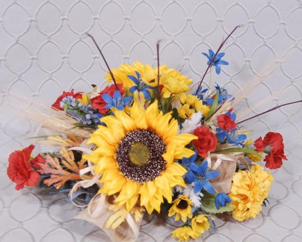 Memorial Cemetery Arrangement #1593
