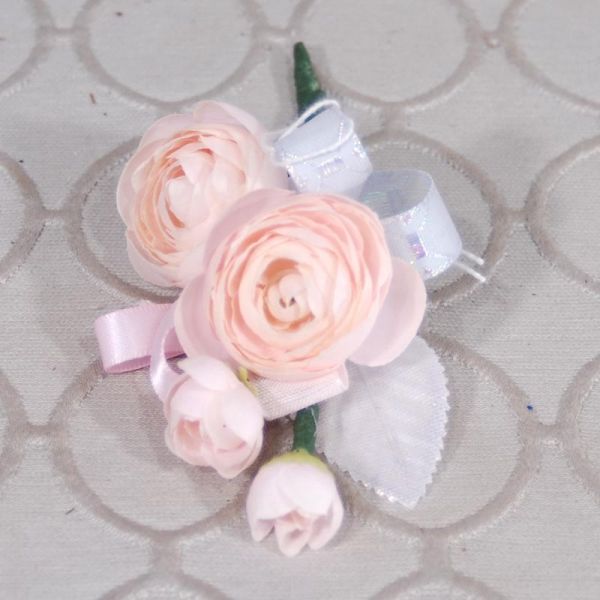 BOUTONNIERE  PRM244 (silk flowers)